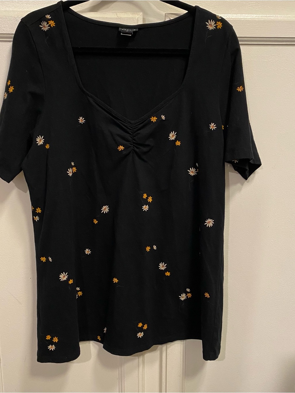 torrid Black Short-Sleeve V-Neck Top with White and Yellow Floral Print